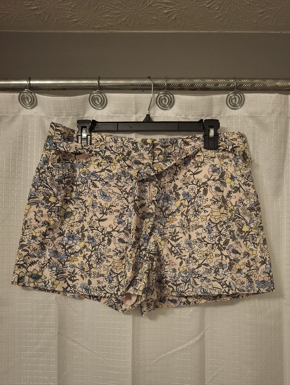 LOFT Floral Tie-Waist High-Rise Shorts - Light Pink with Blue & Yellow